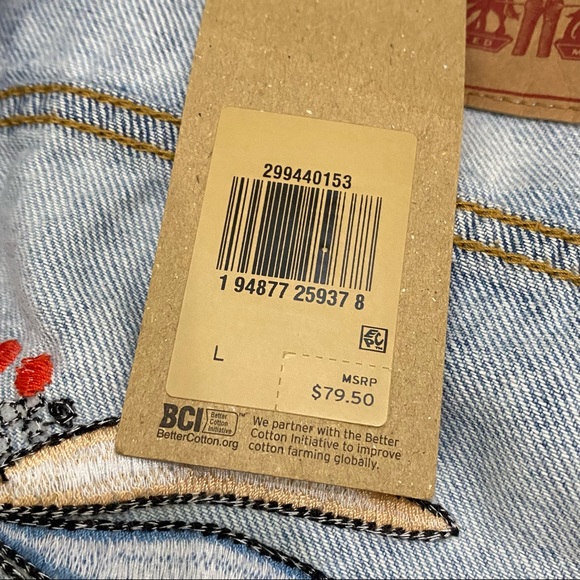 NWT Levi's Womens Ex Boyfriend Trucker Denim Jacket Floral Embroidered Size L - Picture 15 of 16